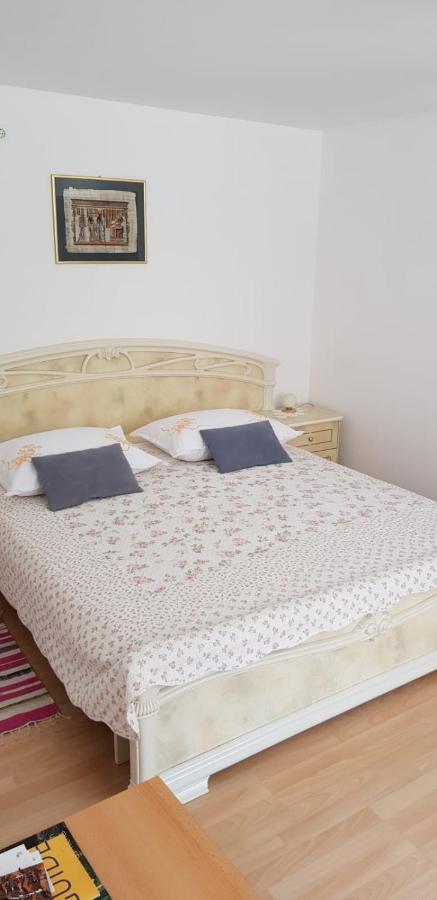 Apartment Danka Omiš Exterior foto